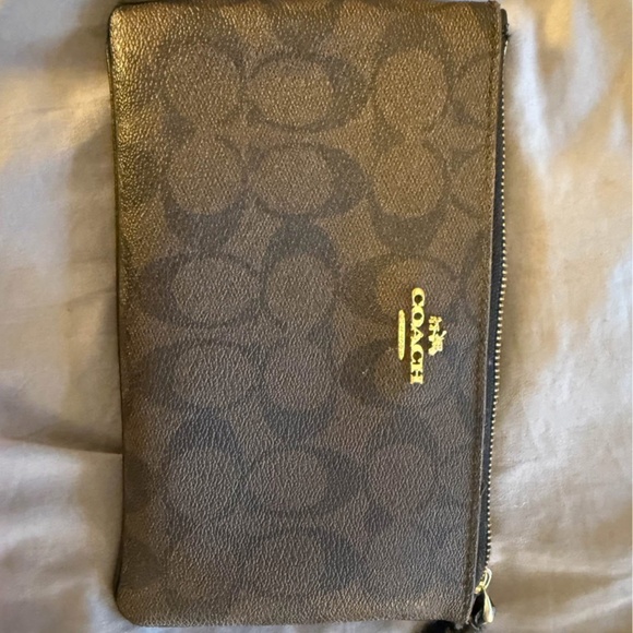 Coach wristlet - Picture 1 of 2